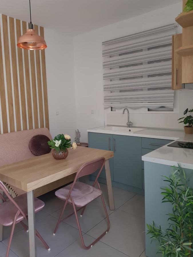 Galazia Thea Apartments อาร์คานเยโลส ภายนอก รูปภาพ