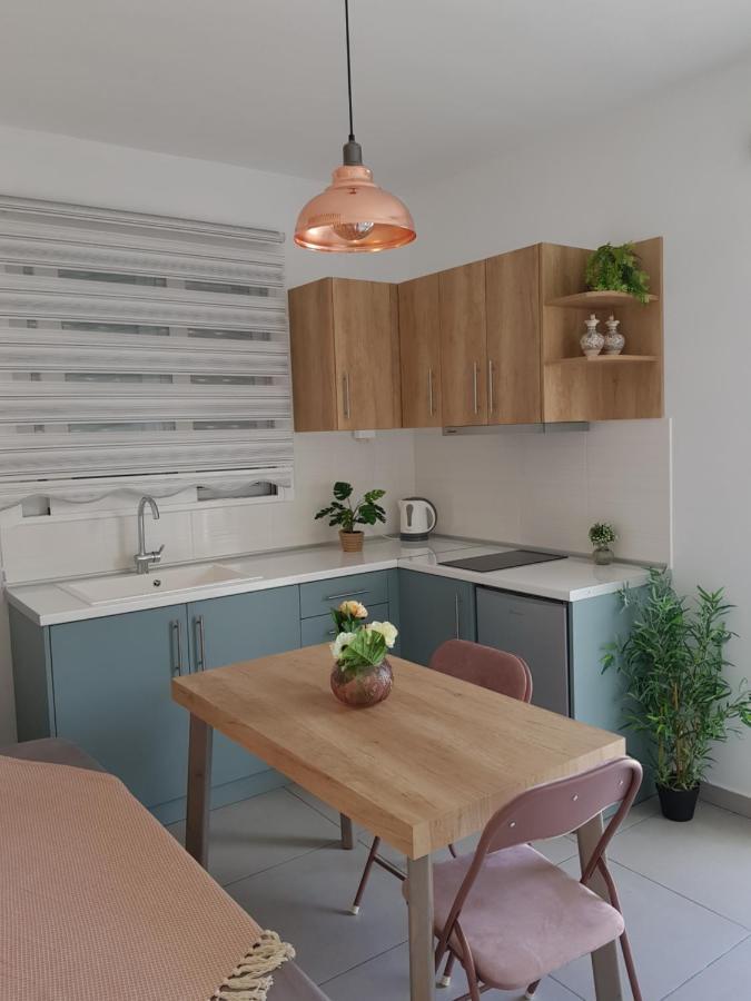 Galazia Thea Apartments อาร์คานเยโลส ภายนอก รูปภาพ