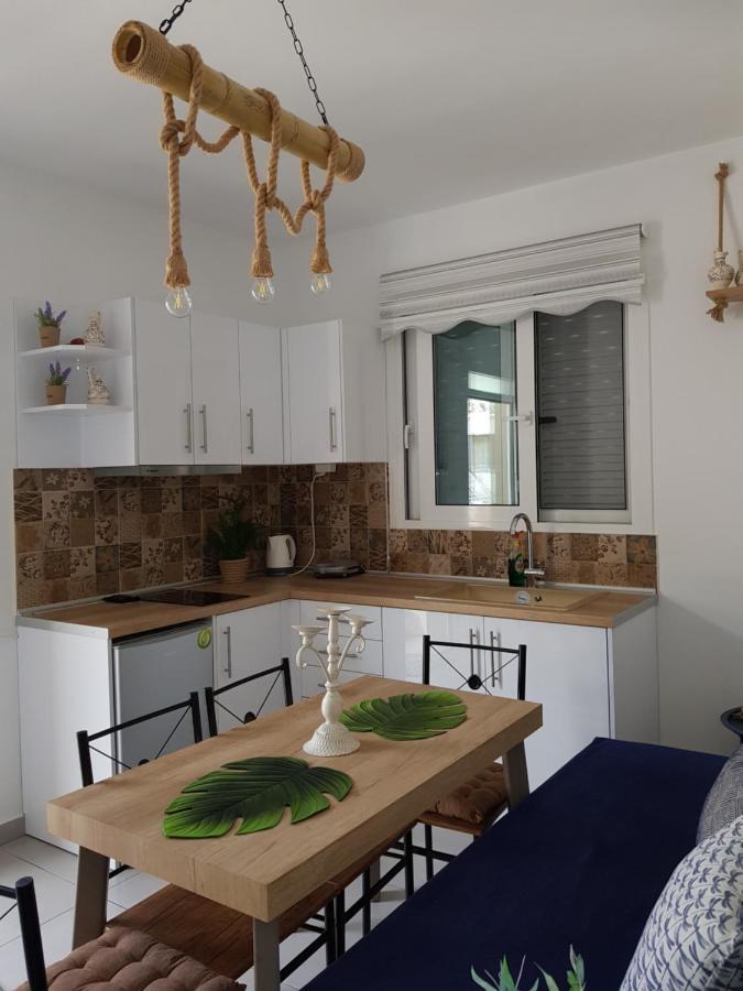 Galazia Thea Apartments อาร์คานเยโลส ภายนอก รูปภาพ