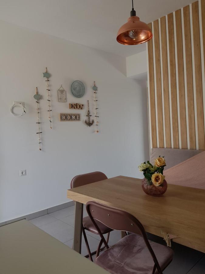 Galazia Thea Apartments อาร์คานเยโลส ภายนอก รูปภาพ