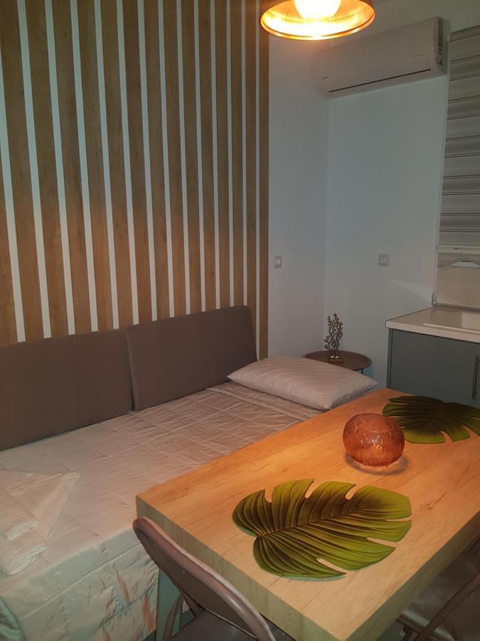 Galazia Thea Apartments อาร์คานเยโลส ภายนอก รูปภาพ